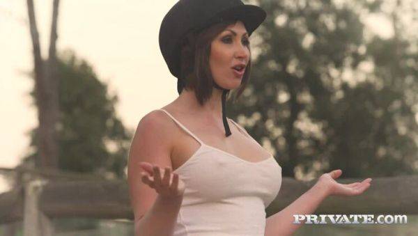 Horse Rider Yasmin Scott Rides a Hung Stallion - veryfreeporn.com on freevids.org