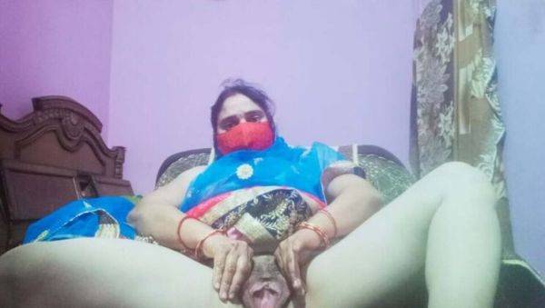 Gujarati Bhabhi in Lehanga Choli Fingering Her Hairy Pussy - Sexy Gunjan - porntry.com - India on freevids.org