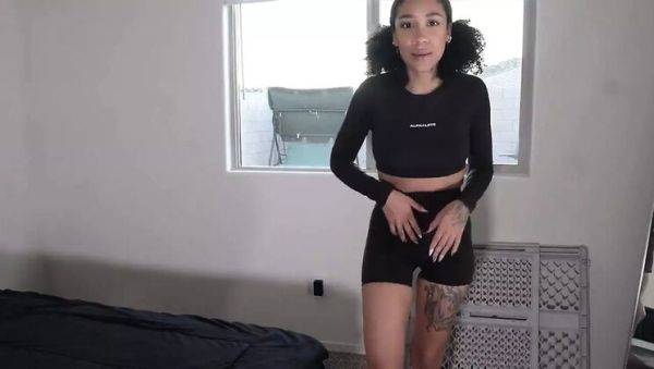 Hot Gym Workout Ends with Ariana Aimes Fingering and Squirting on Bed - veryfreeporn.com on freevids.org