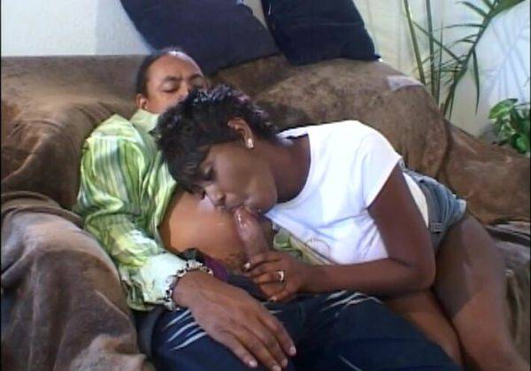 Ebony beauty gives it a nice shine ahead of getting fucked - alphaporno.com on freevids.org