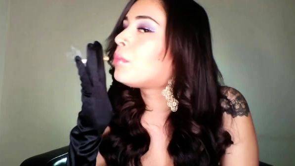 Goddess Jamie Valentine - Smoke Slut - drtuber.com on freevids.org