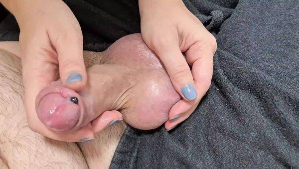 Horny Wife Gives Handjob to Husband's Big Cock - xxxfiles.com - Austria on freevids.org