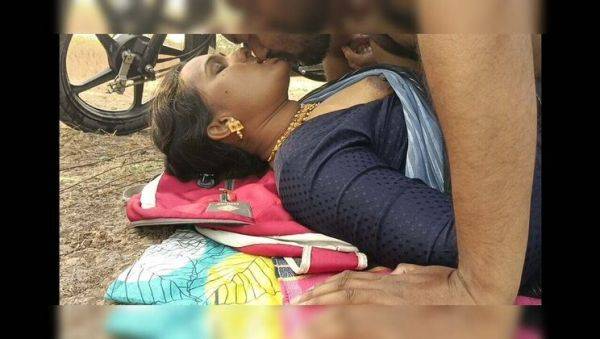 Desi Indian Marathi Teacher Kavita Fucks Student in Outdoor Jungle Scene - veryfreeporn.com - India on freevids.org