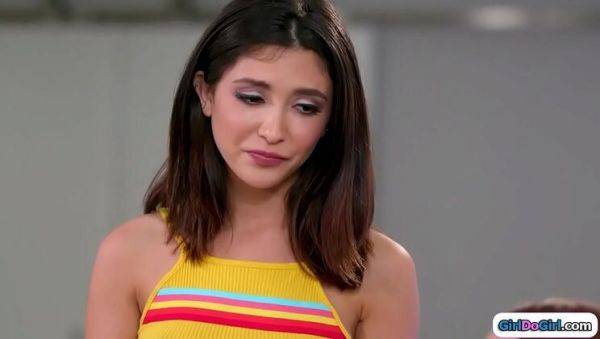 Stepmom Jane Wilde Eats Marie McCray's Hairy Pussy in Lesbian Action - veryfreeporn.com on freevids.org