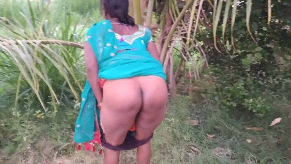 Desi Wife Outdoor Fuck with Big Ass and Big Cock - porntry.com - India on freevids.org