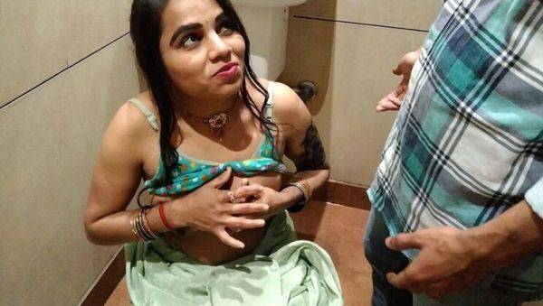 Desi Bhabhi Fucked Hard by Mechanic in Bathroom - Baby Kajal Hot Indian Sex - xxxfiles.com - India on freevids.org