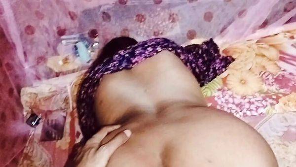 Hot Bengali Stepmom Fucks Young StepSon with Dirty Talk - Desi Aunty Squirting Sex - porntry.com - India on freevids.org