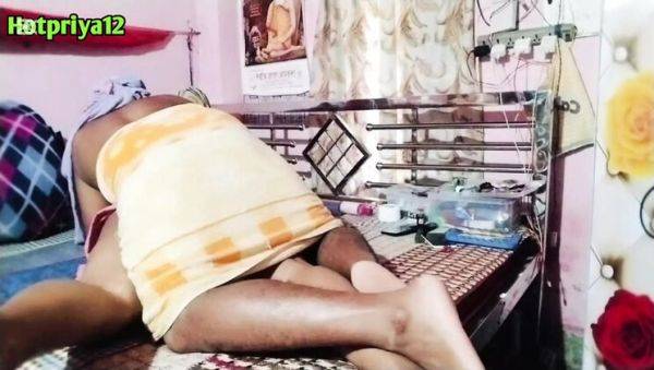 Desi Aunty Hot Neighbor Cowgirl Blowjob Fuck - Indian Homemade Big Ass Sex - veryfreeporn.com - India on freevids.org