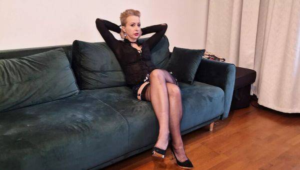 Horny MILF Wanilianna Fucks Herself with Dildo in 4K Stockings - veryfreeporn.com on freevids.org