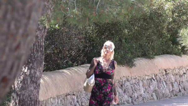 Hot Blonde MILF Sophie Logan Gives Amazing Handjob and Blowjob on Beach - Real Amateur European Sex - porntry.com - Germany on freevids.org