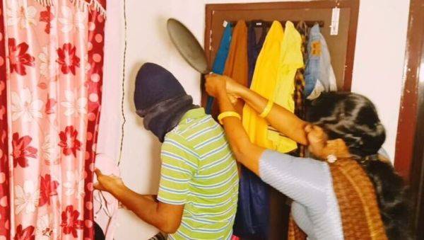 Desi Housewife in Saree Fucks Thief with Dirty Telugu Talk - Big Ass, Big Tits, Hardcore Sex - veryfreeporn.com - India on freevids.org