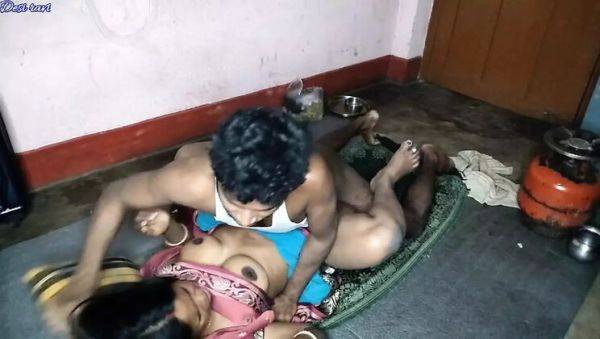 Desi Wife Ji Ko Room Mein Lejakar Raat Bhar Maje Se Choda - Ravikumar - porntry.com - India on freevids.org