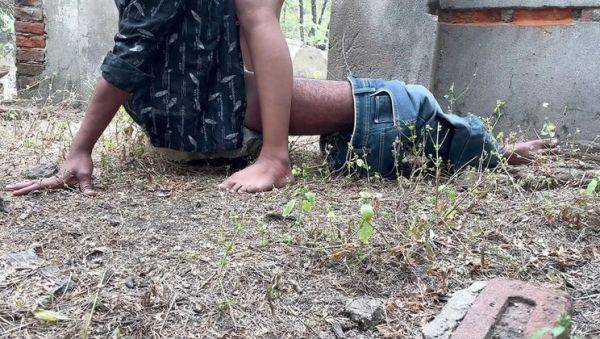 Hot Indian College Girl Fucked Hard by Black Indian Cock in Jungle - veryfreeporn.com - India on freevids.org