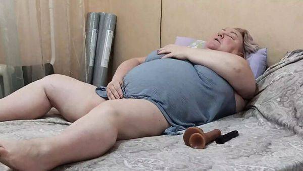 Hot MILF Zona901 Relaxes with Big Toys and Moans Loudly - veryfreeporn.com - Russia on freevids.org