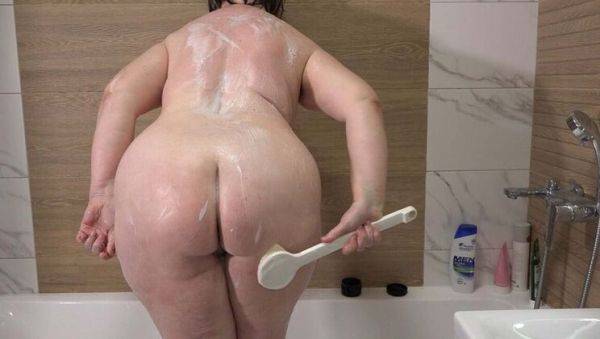 Hot Mature Wife with Big Tits and Big Ass Takes a Soapy Shower - PAWG MILF in Action - porntry.com on freevids.org