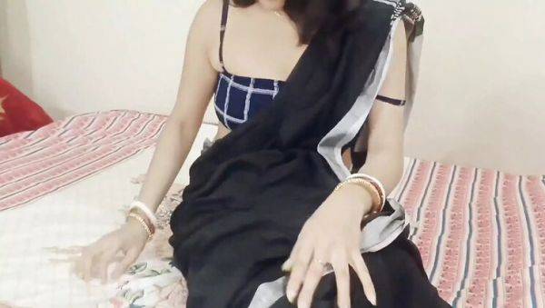 Desi Bhabhi in Black Saree Shows Off Hot Body and Gets Fucked Hard - porntry.com - India on freevids.org