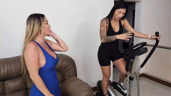 Two Hot Colombian Girls with Big Asses Fuck Hard Until They Cum - porntry.com - Colombia on freevids.org