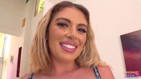 Blondes Goddess Savannah Bond And Vivianne Desilva Deep Anal Hardcore Pleasure - videomanysex.com on freevids.org