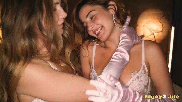 Blonde Lesbians Mary Rock & Agatha Vega in 4K HD: Hairy Pussy Eating & Oral Sex - veryfreeporn.com on freevids.org