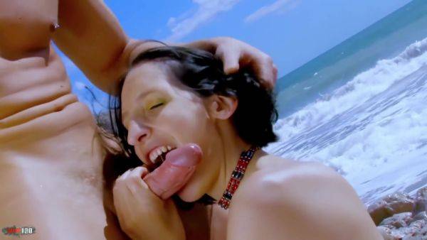 Kthylee Fucked On The Beach By Leo Galvez - videomanysex.com - France on freevids.org