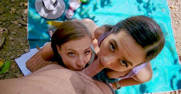 Erotic dick sharing outdoor threesome grants these girls the ultimate treat - alphaporno.com on freevids.org