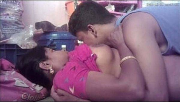 Hot Indian Village Housewife Romance with Steamy Kissing - xxxfiles.com - India on freevids.org