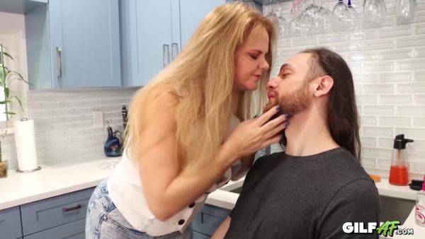 I Fucked Porn Legend Gilf With Micki Lynn - upornia.com on freevids.org