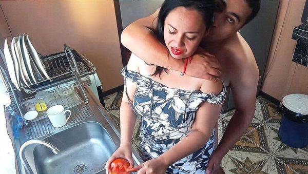 Hot BBW Stepmom Kelly Gets Fucked Hard by StepSon While Peeling Tomatoes in Kitchen - veryfreeporn.com - Usa on freevids.org