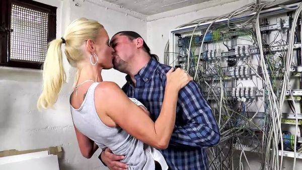 Dirty Tina Gets a Huge German Cock - Blowjob & Facial Cumshot in HD - porntry.com - Germany on freevids.org