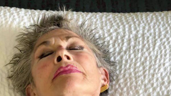 Hot MILF Fingering Her Pussy in Hotel Room - Solo Female Masturbation - porntry.com - Britain on freevids.org