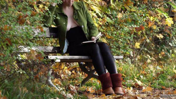 Michel Chloe Flashes Her Big Nipples Outdoor in Public - veryfreeporn.com on freevids.org