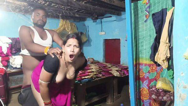 Hot Bengali Housewife Sona Bhabhi Saree Removal and Boob Sucking in Village Fuck - porntry.com - India on freevids.org