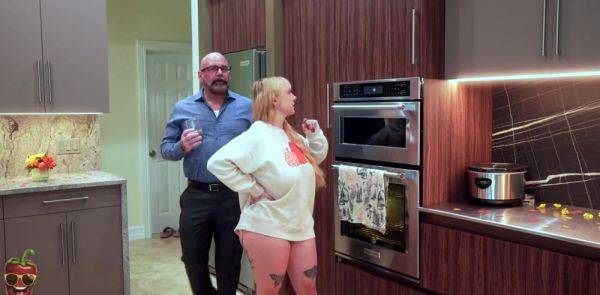 She Loves That Big Dick Inside Her - Cum On My Big Ass Before Thanksgiving Dinner! Skylar Vox - inxxx.com on freevids.org