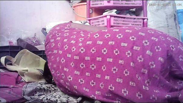 Hot Indian Village Housewife Kissing Her Husband - Desi Bhabhi Outdoor Romance - porntry.com - India on freevids.org