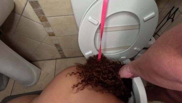 Interracial Blowjob & Golden Shower - BBW Gagged & Pissed On in Toilet - veryfreeporn.com - South Africa on freevids.org