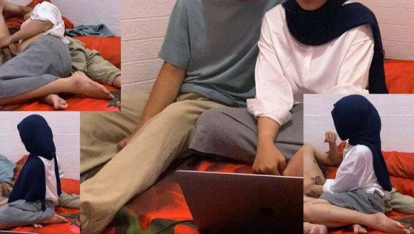 Hijab College Teen Gives Handjob to Big Cock While Studying With Friend - Amateur Desi Babe - veryfreeporn.com - India - Indonesia on freevids.org