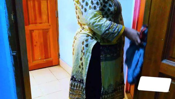 Hot Desi Muslim Mom Fucked Hard By Stepson While Cleaning His Room - Aria Mia - xxxfiles.com on freevids.org