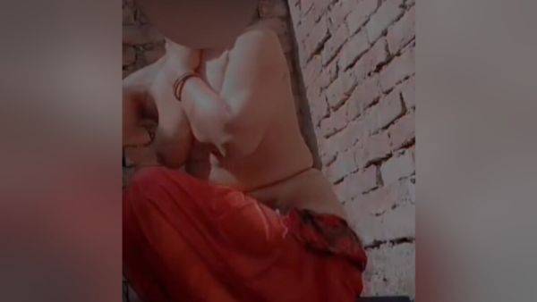 Beautiful Girls In Very Smart Teenage 18+ Hot Sexy Beautiful Girl Is Seen To Be Fully Refining Her Hot . Hai Mere Se Mere Husn Meri Hot Sexy - desi-porntube.com - India on freevids.org