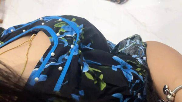 Indian Tamil Aunty Part 2 - Huge Boobs Play with Handsome Boy - porntry.com - India - Sri Lanka on freevids.org