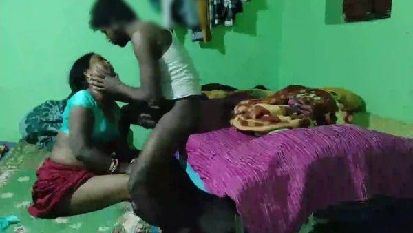 Hindi Sex In Mangal Wali Mousi Ji Ka Ghar Jaa Bohot Choda Raat Mein - desi-porntube.com - India on freevids.org