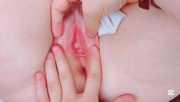 18-Year-Old Virgin Fingering Her Tight Pink Pussy Close Up - xxxfiles.com - Russia - Colombia on freevids.org