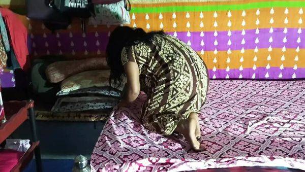 Hot Village Bhabhi Khudeja Fucking Hard at Home - Hindi Audio HD - xxxfiles.com on freevids.org