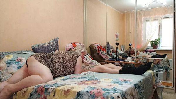 Hot Wife Sucks Thick Load and Swallows Every Drop - Zona901 - xxxfiles.com - Russia on freevids.org