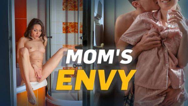 Hot MILF Kristina Grace Gets Wet and Horny with BF - Cheating Mom Fuck in HD - veryfreeporn.com on freevids.org