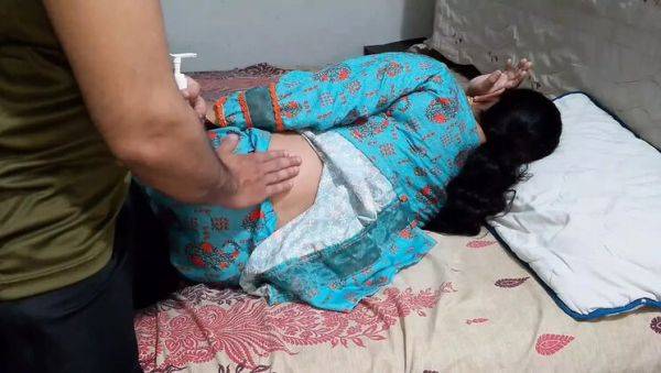 Desi Stepmom QueenbeautyQB Seduces Stepson with Lotion Massage - Hot Homemade Role Play - veryfreeporn.com on freevids.org