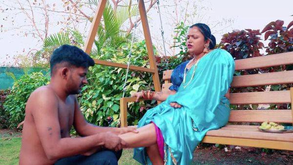 Lusty Indian Housewife Malkin Gets Hardcore Fuck From Servant - Big Ass & Natural Tits - porntry.com - India on freevids.org