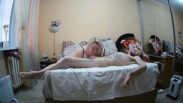 Stepmom sucks big cock deep and watches cum flow out - Zona901 - veryfreeporn.com - Russia on freevids.org