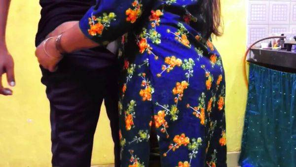 Step Sister Saith Fucks in Kitchen - Homemade Desi Sex - veryfreeporn.com - Pakistan on freevids.org