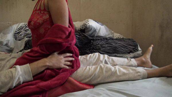 French amateur MILF Susan sucks dick and gets her hairy pussy licked in 4K - veryfreeporn.com - France - Canada on freevids.org