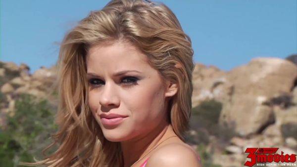 Tight Jeans Gets Fucked - videomanysex.com on freevids.org